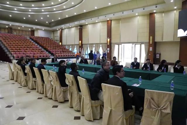 亚洲第一狼人伊人av