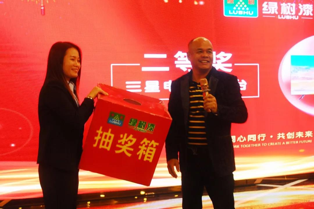 亚洲第一狼人伊人av