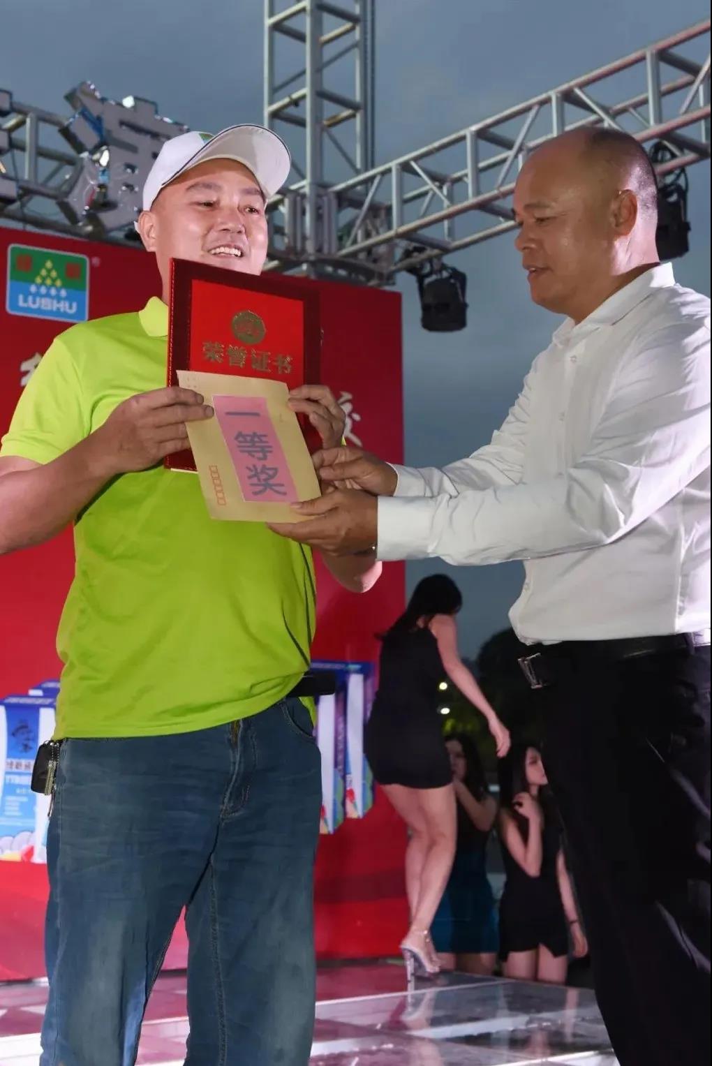 亚洲第一狼人伊人av